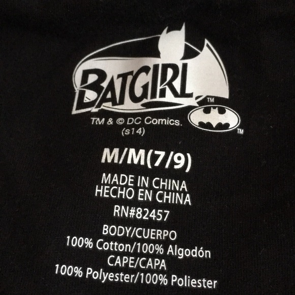 DC Batgirl Removable Cape Jr sleepwear Ava M New - Picture 3 of 4